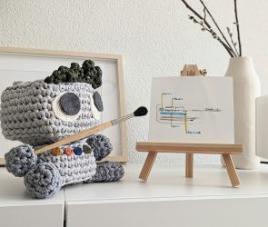 Lizzi Google Crawley