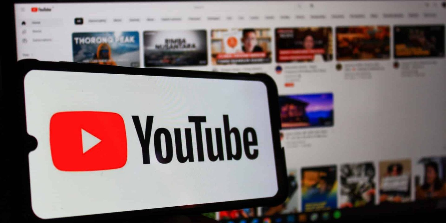 YouTube tests sticky banner after ad skip