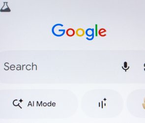Google AI Mode in Chrome Gets Side-by-Side Browsing