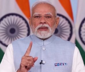 “Today I have come to talk to the women of India,” he said, adding that “All Indian citizens are seeing how Indian women's flight was curbed.”