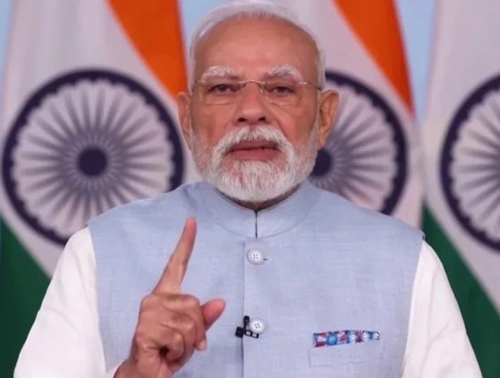 “Today I have come to talk to the women of India,” he said, adding that “All Indian citizens are seeing how Indian women's flight was curbed.”