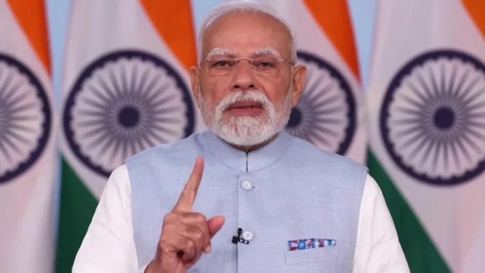 “Today I have come to talk to the women of India,” he said, adding that “All Indian citizens are seeing how Indian women's flight was curbed.”