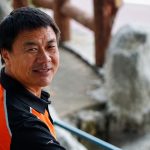 Delivered food by day, wrote poems by night: This 56-year-old man won China's top literary prize缩略图 Prefer Source Google Badge