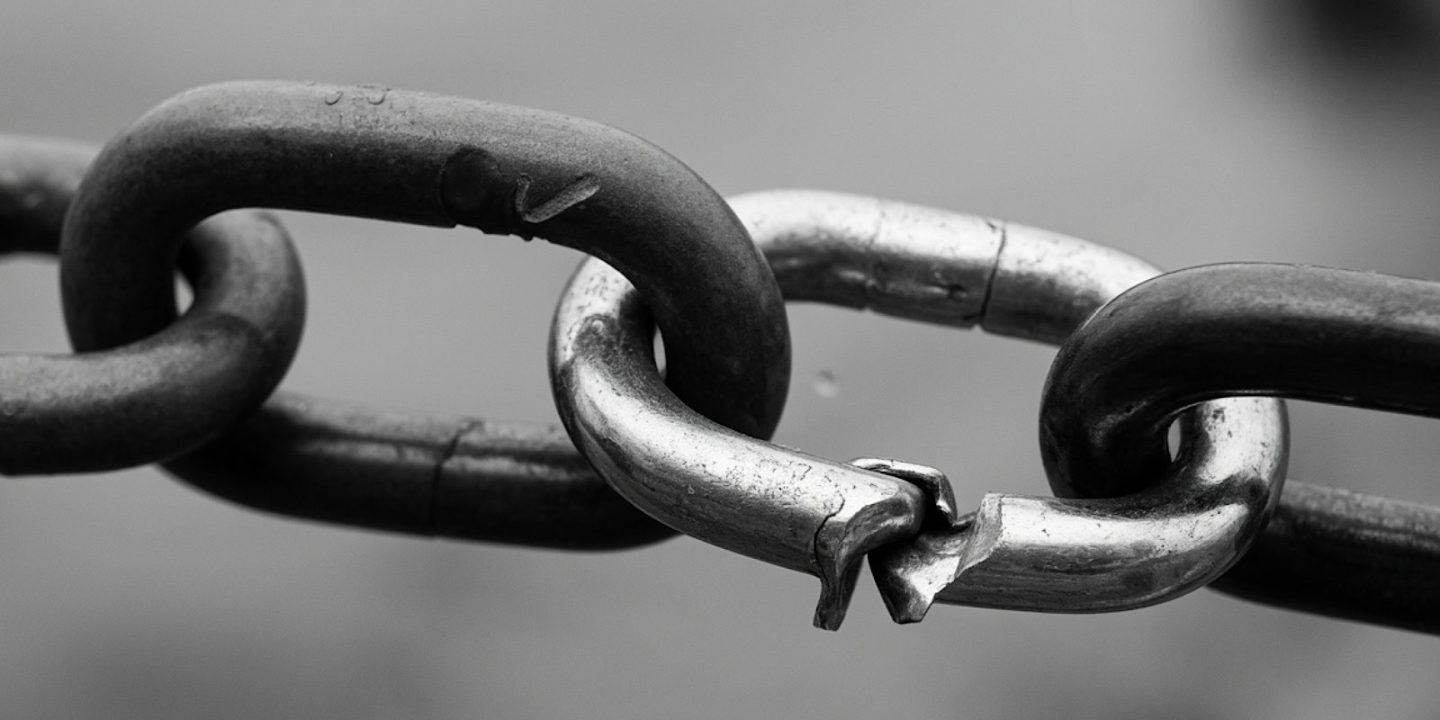 Google’s Mueller On First Link Priority & Link Obfuscation