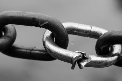 Google’s Mueller On First Link Priority & Link Obfuscation