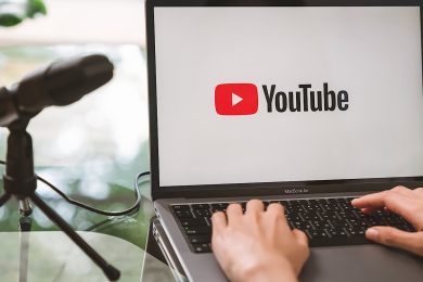 YouTube Moves Ahead of Spotify As UK’s Top Podcast Service